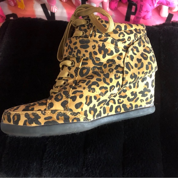 NWOT Forever 21 Leopard High-Top Bootie Sneakers - Picture 7 of 9